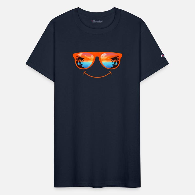Bright Aviator Sunglasses Reflects Tropical scene